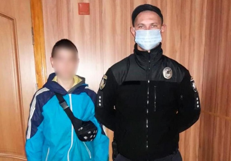 Шукали 2 дні: на Буковині правоохоронці повернули 13-річного підлітка до інтернату