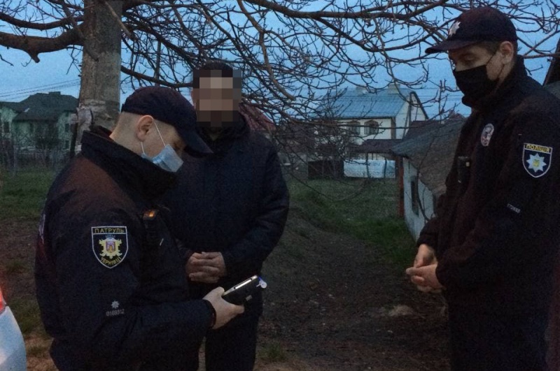 На Буковині оштрафували водія, який представився священником і був п’яний за кермом