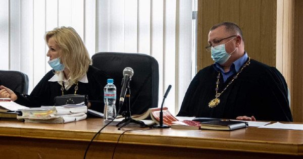 Двоє суддів, які засудили Стерненка до року умовно, звільнились