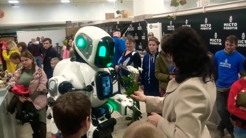 У Чернівцях вперше відкриють виставку роботів, якими можна керувати
