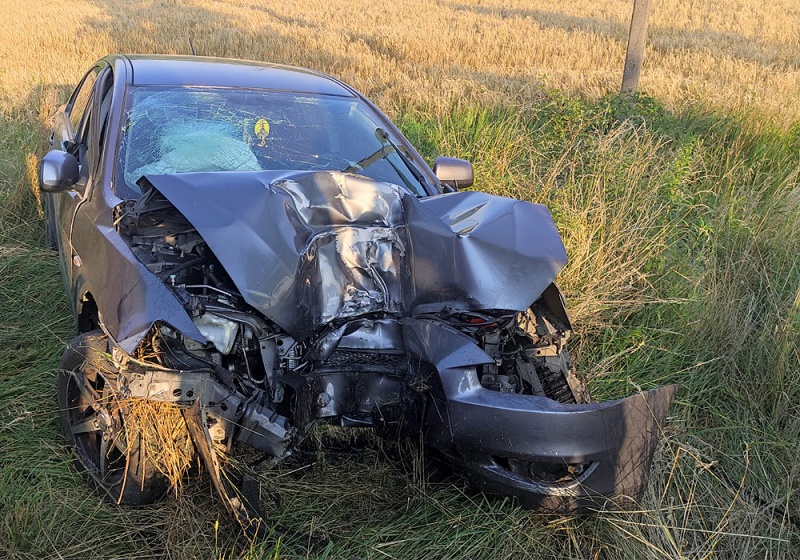 ДТП на Буковині: легковий автомобіль зазнав значних пошкоджень