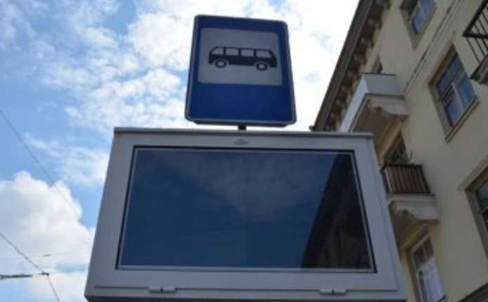 У Чернівцях на зупинках громадського транспорту можуть з’явитися інформаційні табло