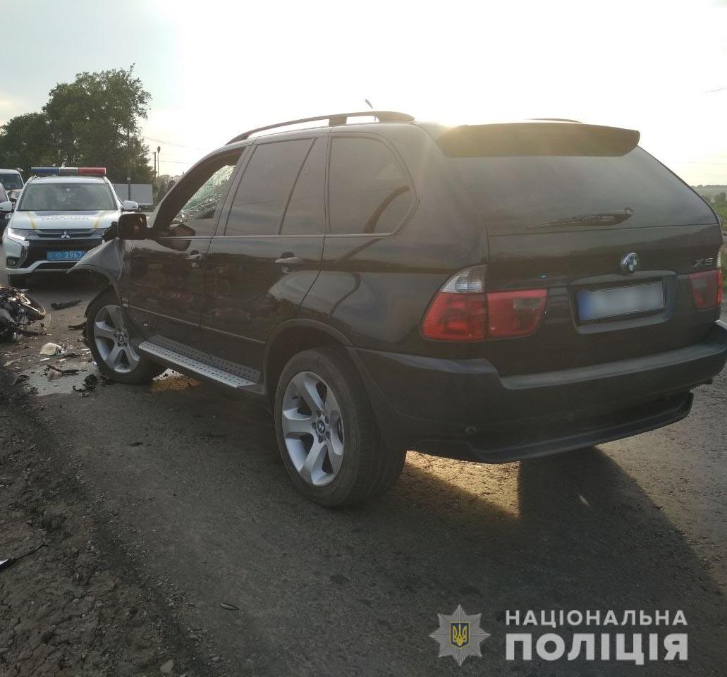 На Буковині зіткнулися автомобіль та мотоцикл: є постраждалі