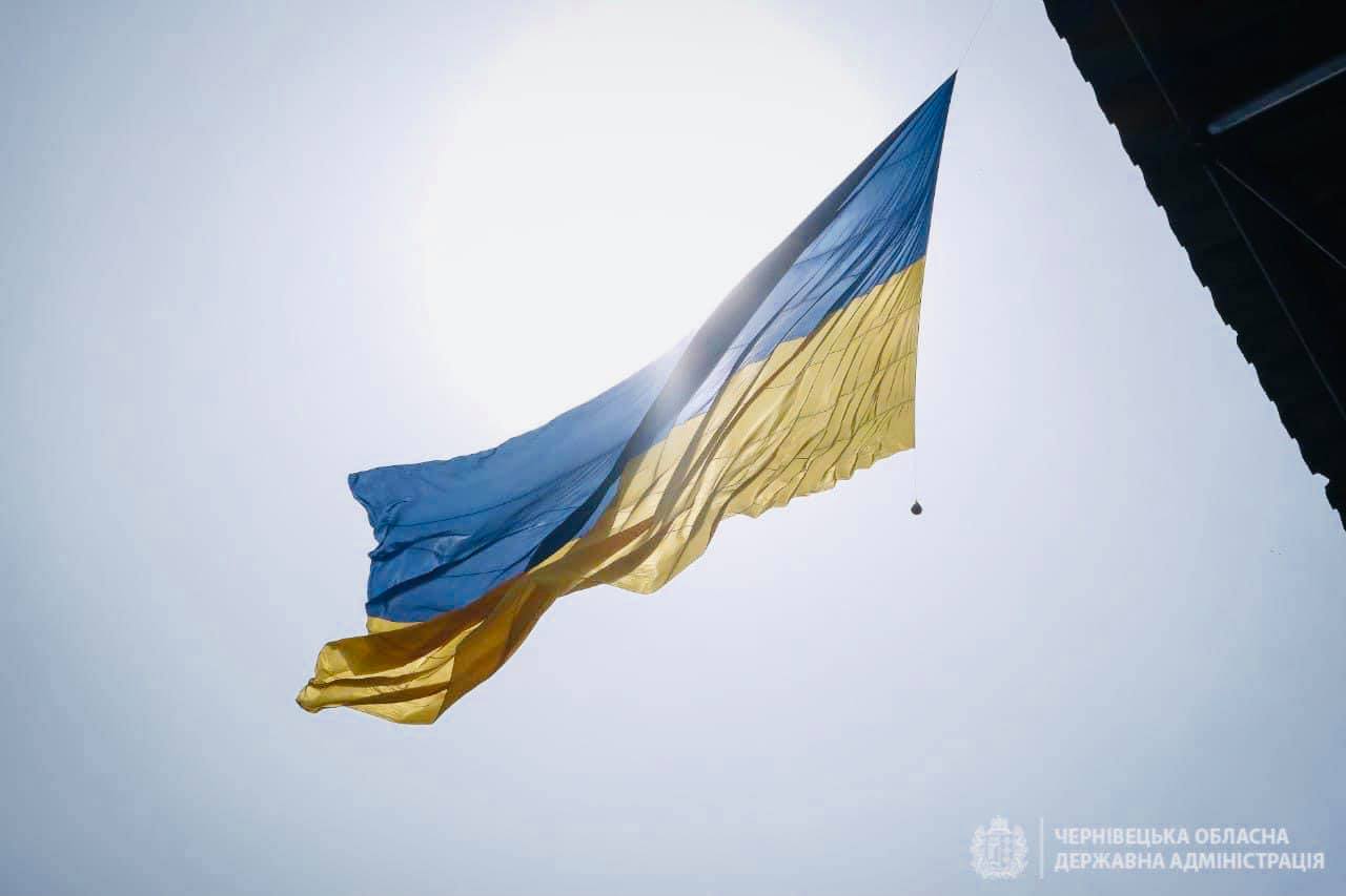 У Чернівцях під час святкування Дня Державного прапора піднімуть найбільший синьо-жовтий стяг на Буковині