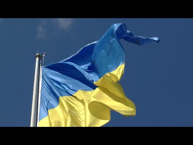 Куди «зник» прапор України із флагштоку, який розміщений поблизу парку “Жовтневий” у Чернівцях