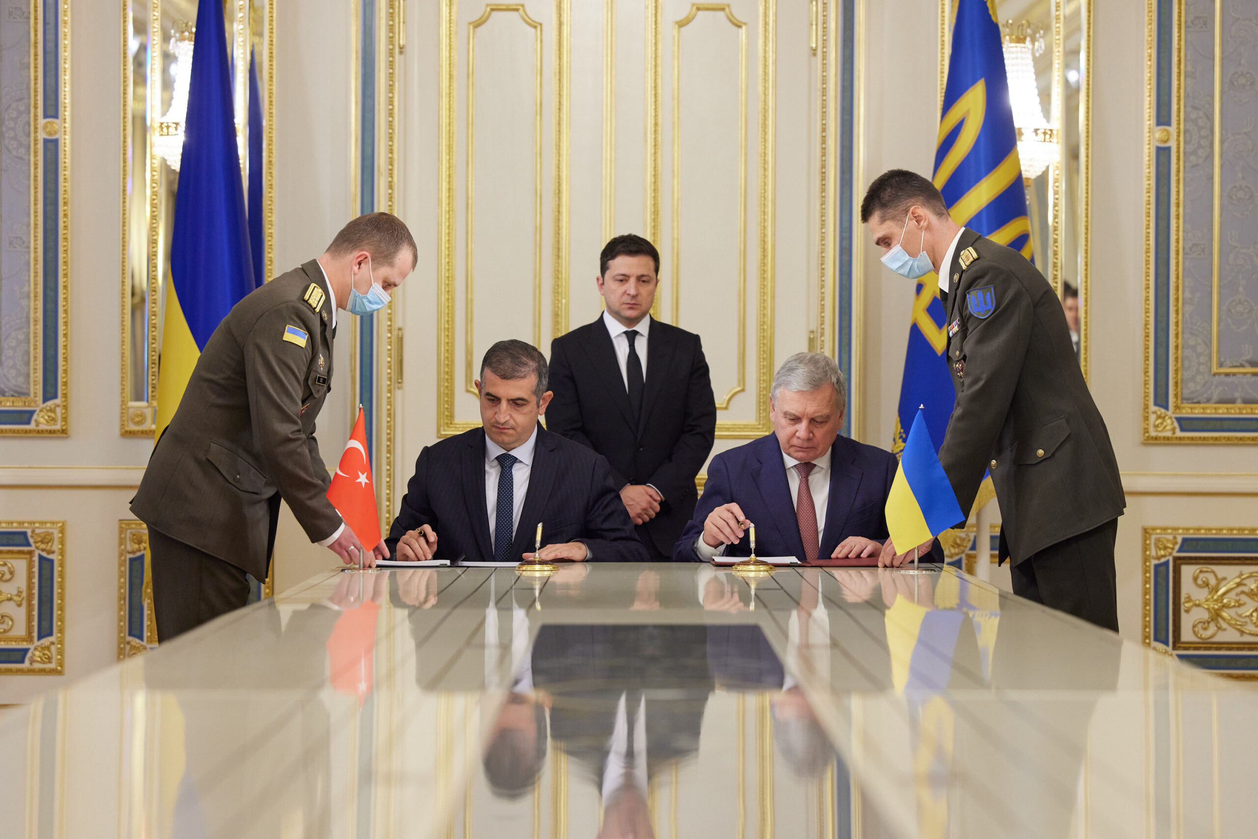 Україна і Туреччина підписали меморандум щодо створення центру безпілотників