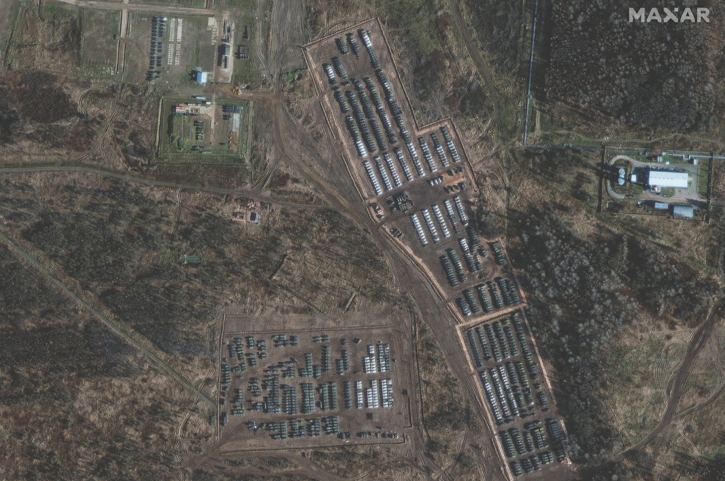 оприлюднено фото, які свідчать про нарощування військ РФ на кордоні з Україною