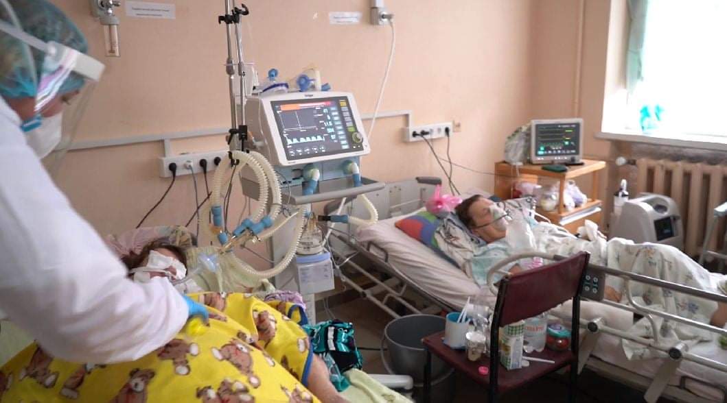 У Чернівцях ковідні лікарні заповнені на понад 75%: 24 пацієнти на ліжках інтенсивної терапії