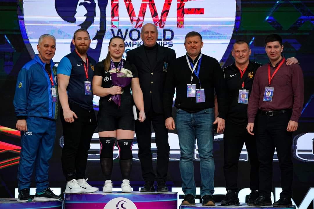 Українська важкоатлетка Аліна Марущак вперше за 27 років виграла одразу три золоті медалі й стала чемпіонкою світу