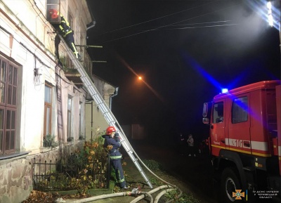 Вечірня пожежа у житловому будинку у Чернівцях: загинула 45-річна жінка