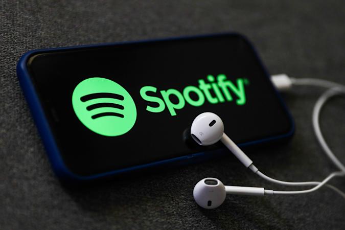 Spotify видалив пісні шістьох російських артистів-пропагандистів, які потрапили під санкції ЄС