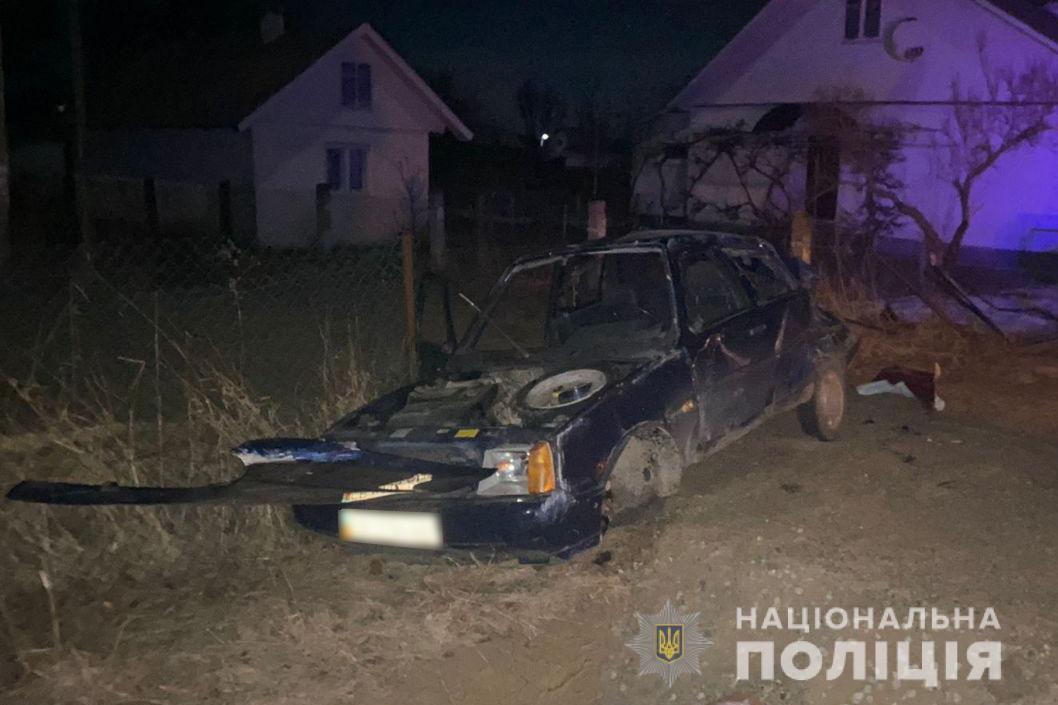 Врізався в огорожу: на Буковині загинув водій легковика