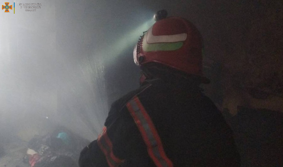 Вогонь знищив перекриття: на Буковині горіли 2 житлові будинки