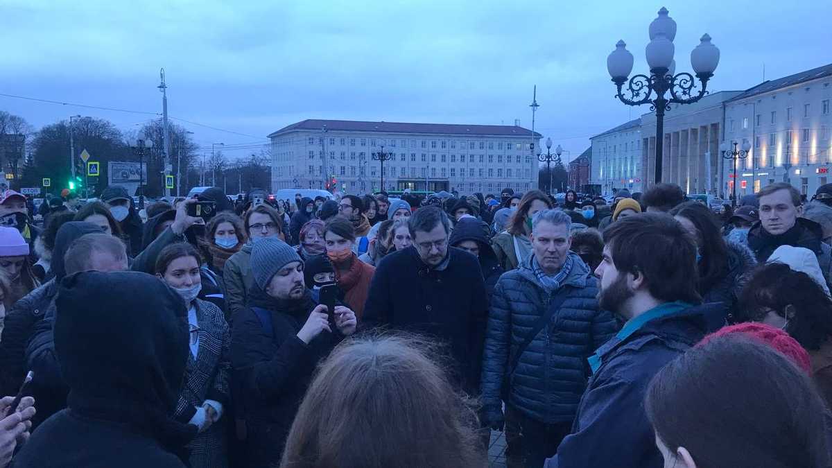 У Росії затримують учасників акцій проти війни з Україною: заарештували понад 150 людей
