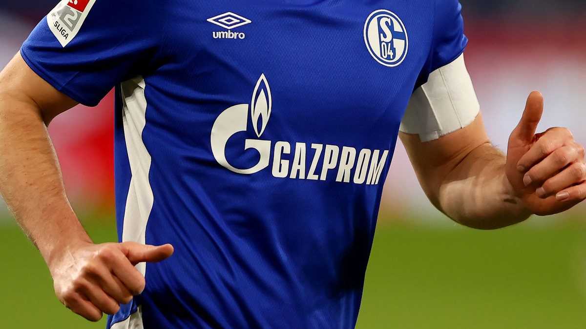 Спорт вже не поза політикою. УЄФА хоче розірвати контракт із Газпромом після вторгнення Росії в Україну