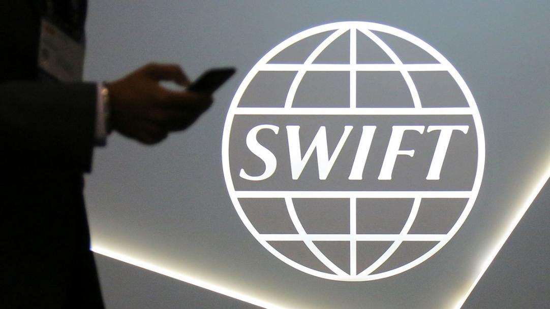 Відключити рф від SWIFT повністю: У США та Великій Британії планують додаткові санкції
