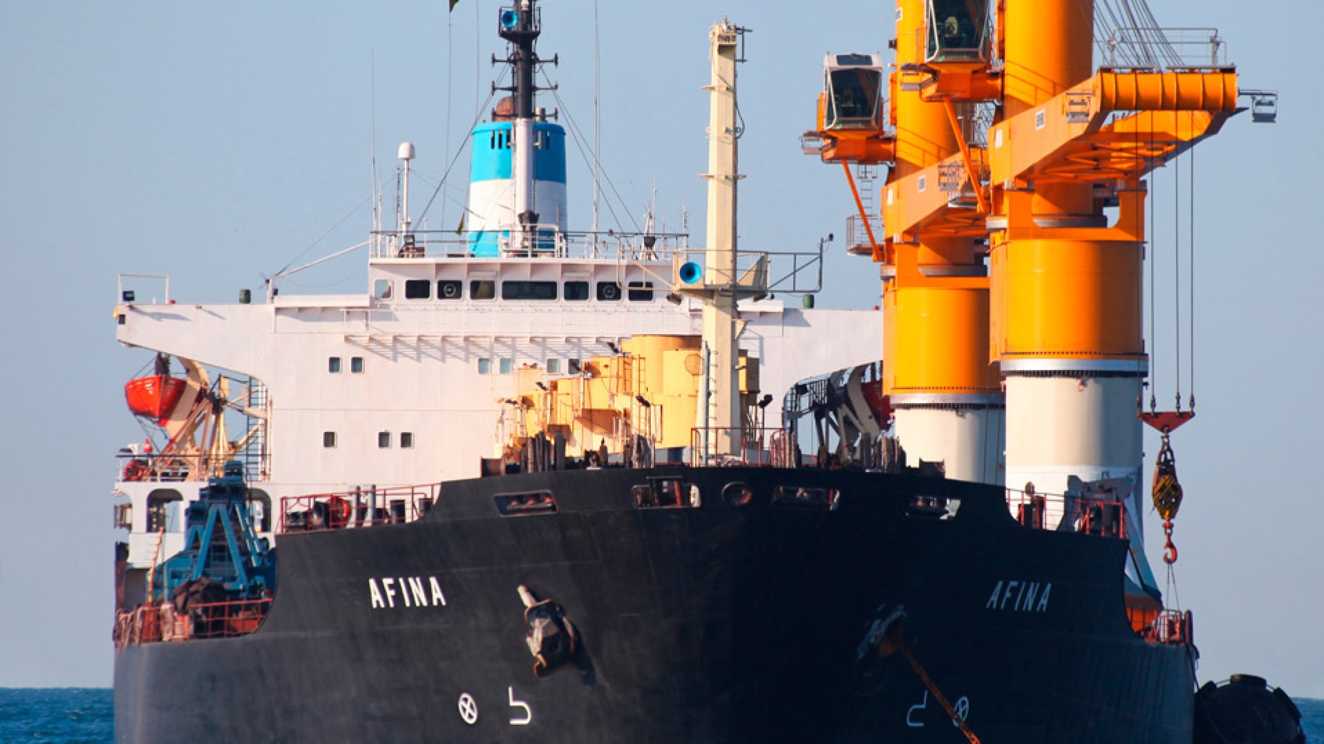 Російські пірати захопили в Чорному морі два українські судна з мирним екіпажем — ДПСУ