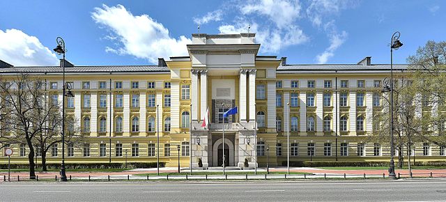 Уряд Польщі схвалив передачу Україні військового обладнання