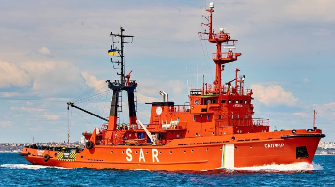 Росія захопила цивільне рятувальне судно біля острова Зміїного