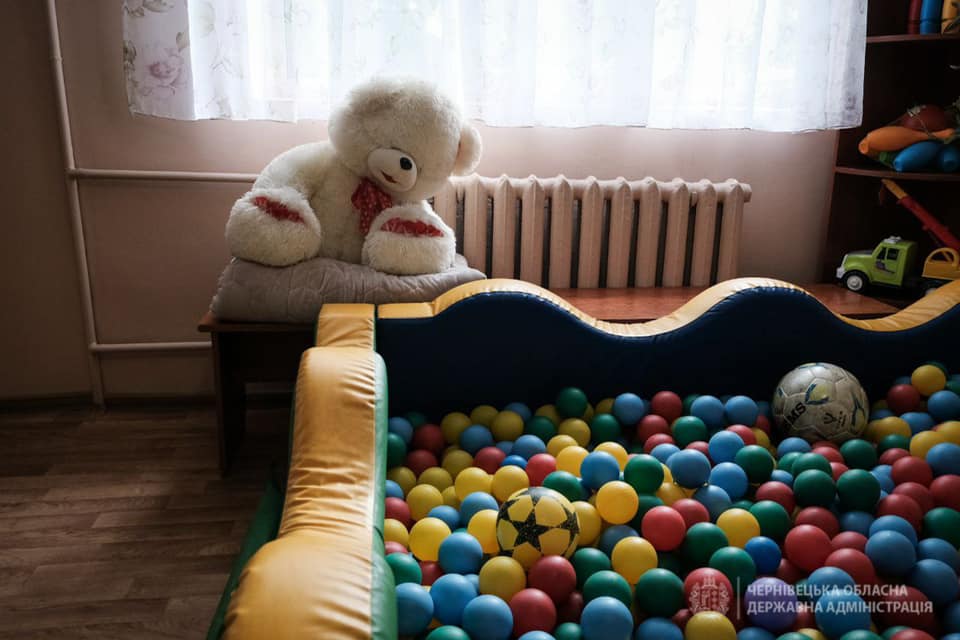 На Буковину евакуювали вихованців дитячого будинку із Київщини