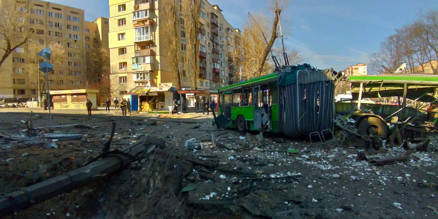 ППО збила ракету над Києвом, уламки якої впали на район Куренівка (ФОТО,ВІДЕО)