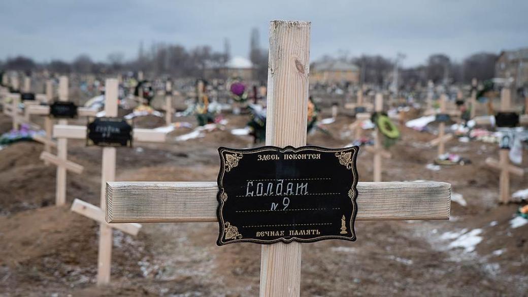 Вбитих російських загарбників ховатимуть у братських могилах на території Білорусі