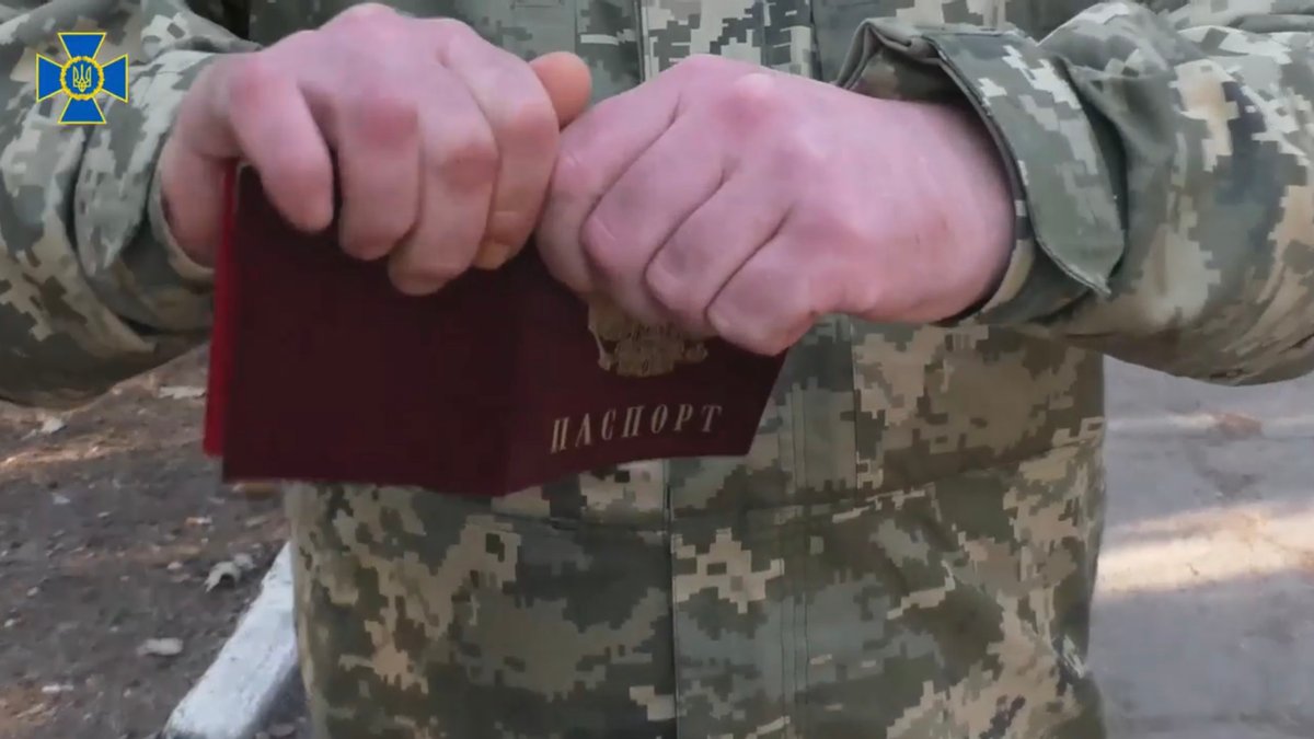 Росіянин вступив до лав української армії та спалив свій російський паспорт