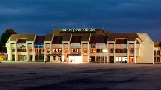 Окупанти знову бомбили аеропорт в Івано-Франківську – міський голова Марцінків