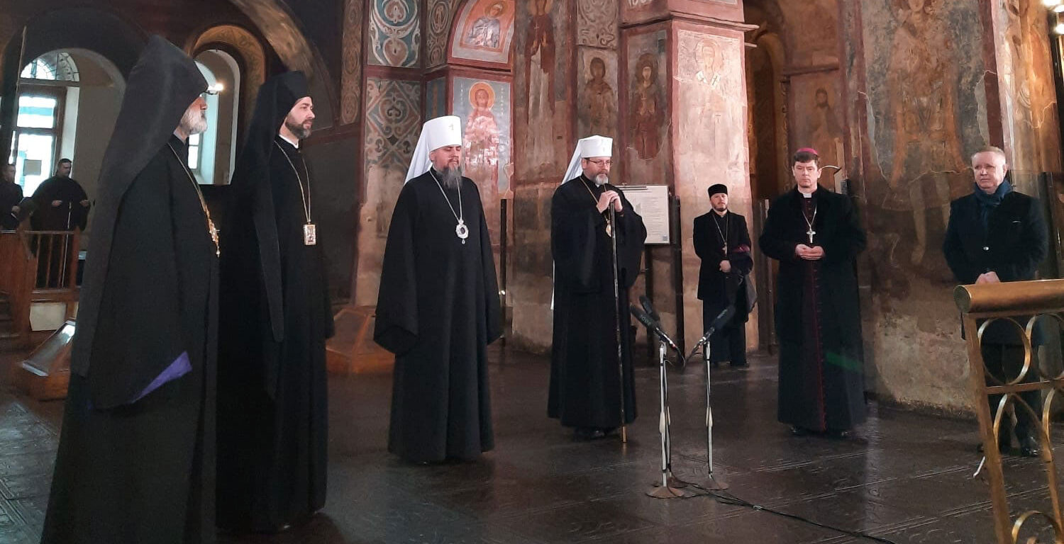У Софії Київській духовні лідери помолилися за встановлення миру в Україні