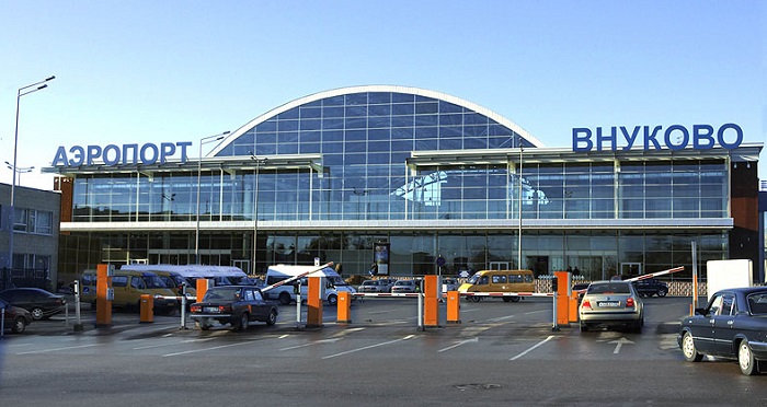 Московський аеропорт “Внуково” відправив частину співробітників у простій