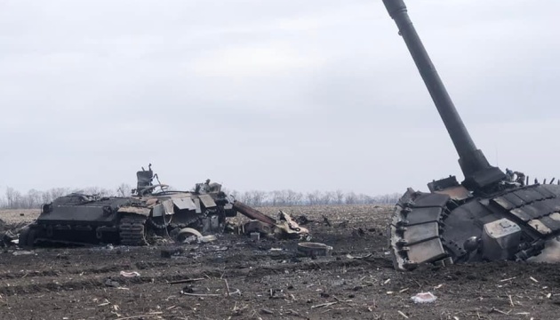 ЗСУ на сході знищили шість танків і близько 100 загарбників