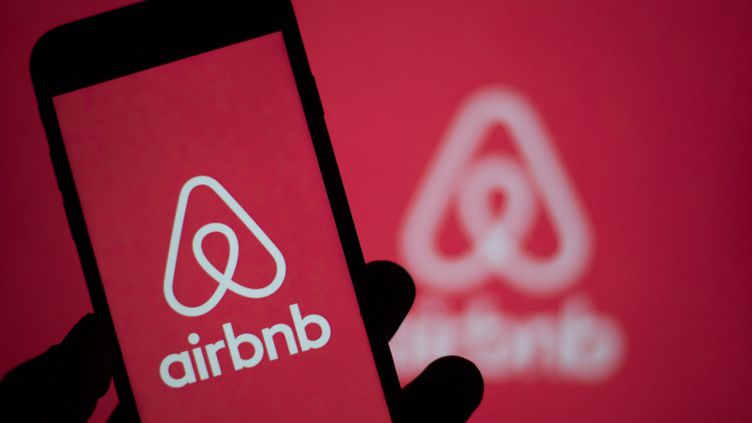 Airbnb з 4 квітня заборонив користувачам з росії та білорусі бронювати житло