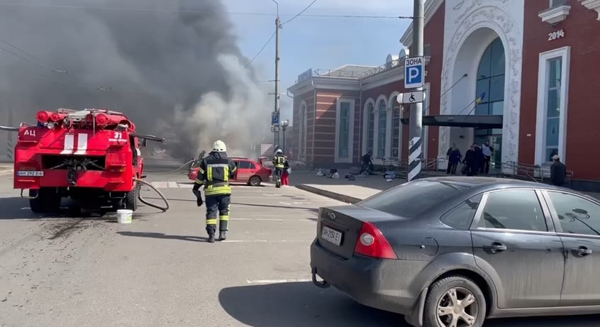 У Краматорську після ракетного удару по вокзалу – десятки загиблих та 100 поранених
