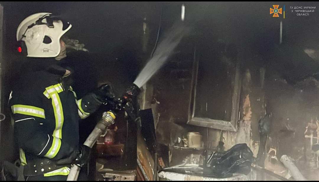 У Чернівцях 18 квітня трапилась пожежа: рятувальники виявили тіло жінки