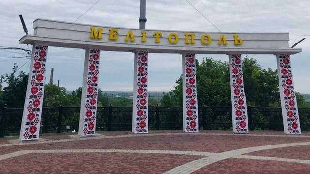Змусили “зізнатися” в роботі на СБУ: окупанти викрали матір депутата Мелітопольської міськради