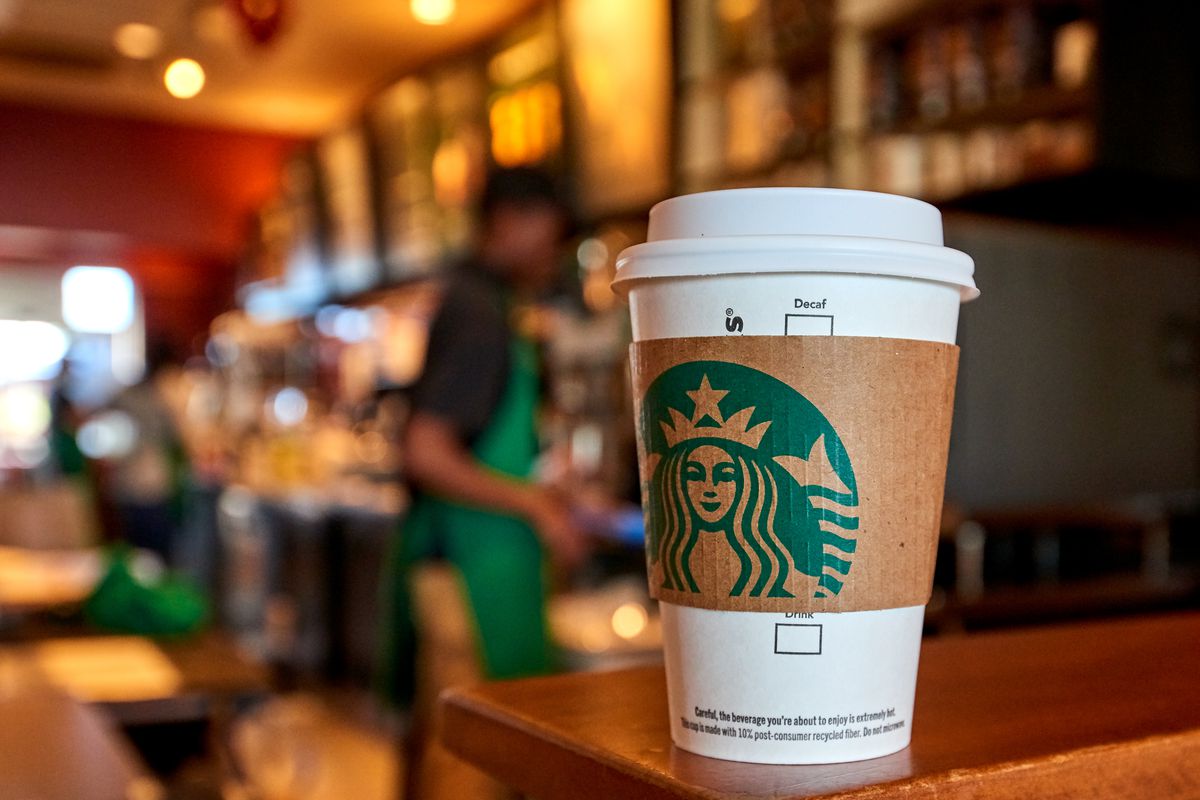 Мережа Starbucks повністю покидає ринок росії
