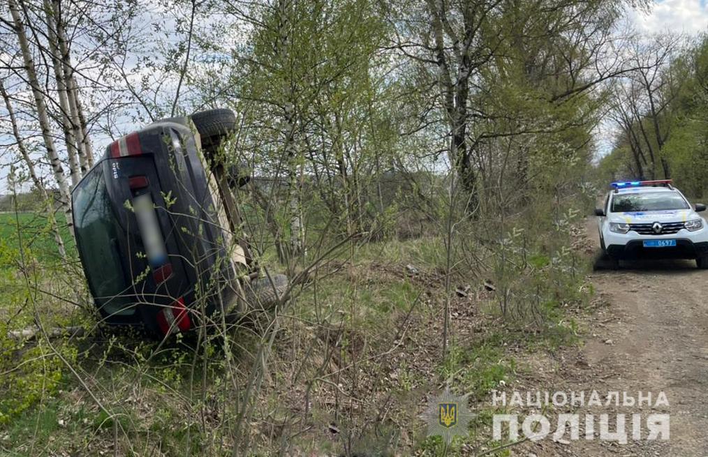 На Буковині перекинувся автомобіль: 36-річний водій загинув