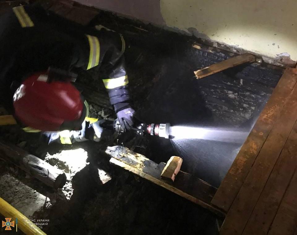 Пожежа у житловому будинку у Чернівцях: 38-річний власник квартири загинув