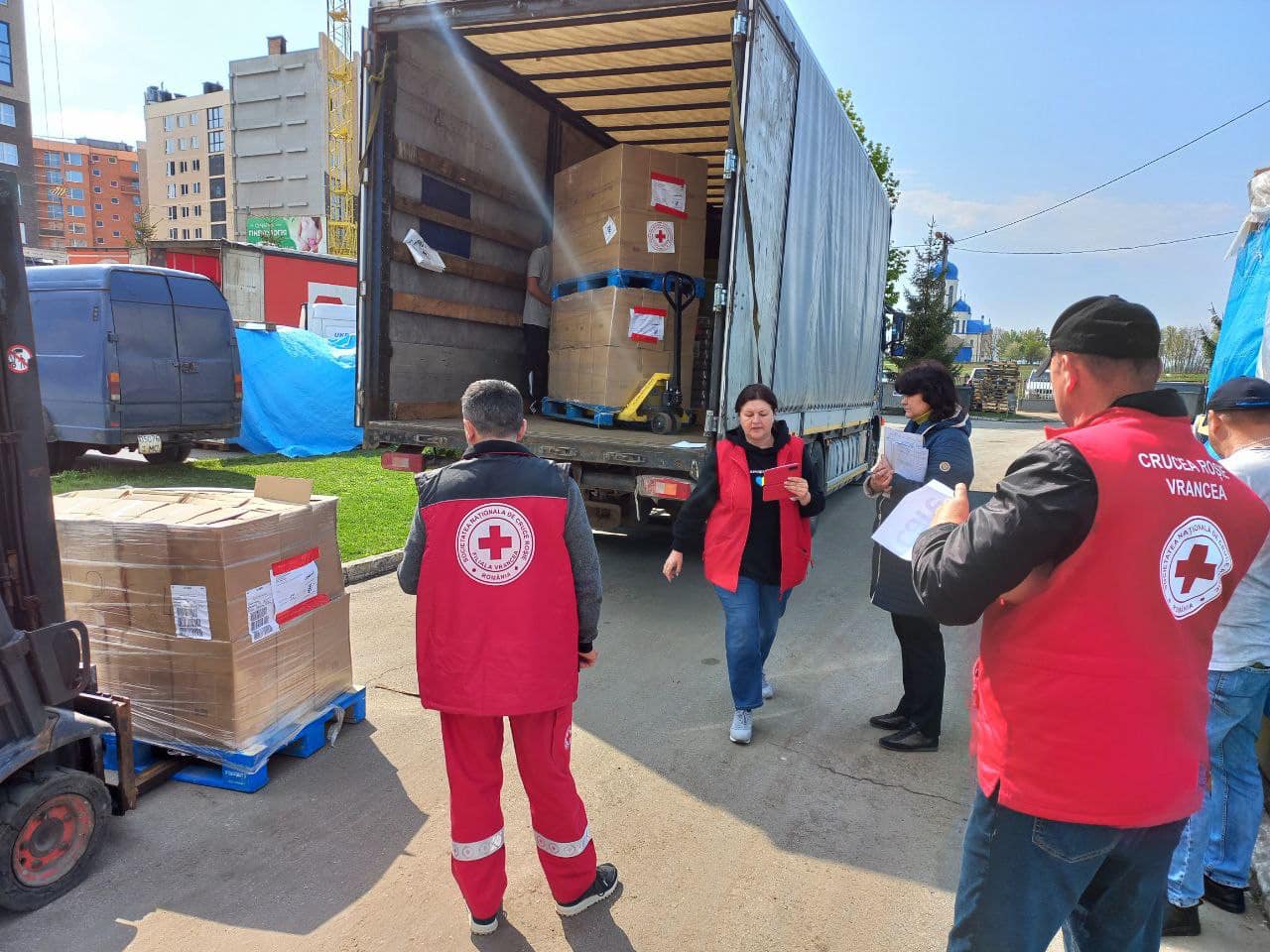 “Наші друзі поруч”: у Гуманітарний штаб Буковини надійшла допомога від Червоного Хреста з Румунії