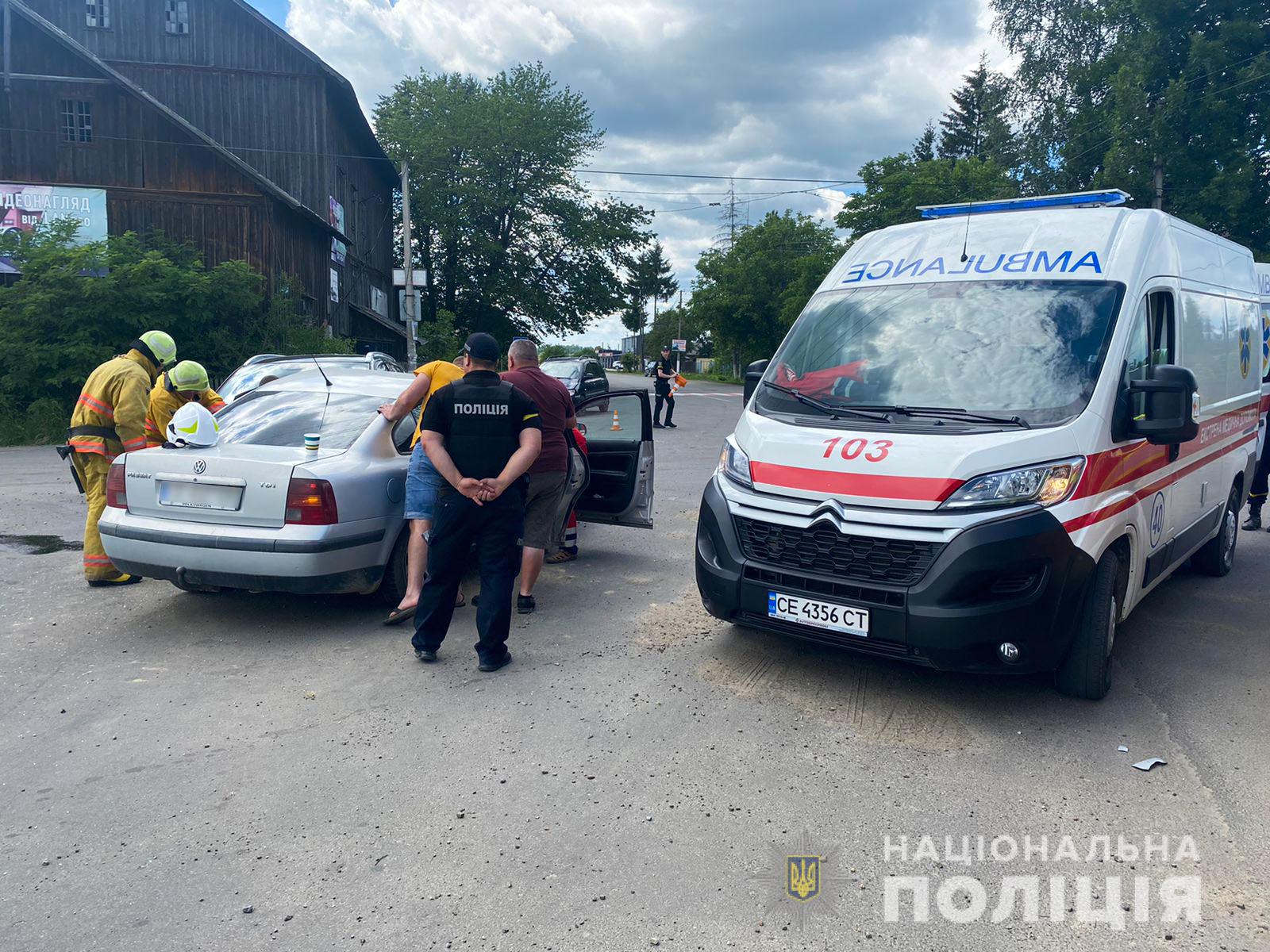 Зіткнення двох автівок у Чернівецькому районі: травми отримала 28-річна буковинка