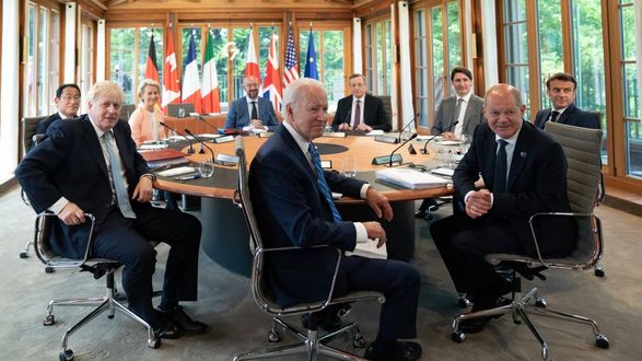 Лідери G7 висміяли “крутий” образ путіна