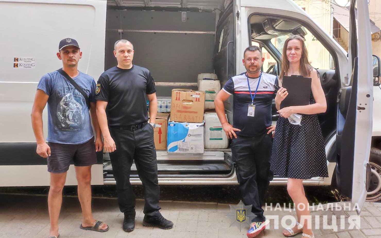 Буковинські поліцейські передали гуманітарний вантаж на Миколаївщину