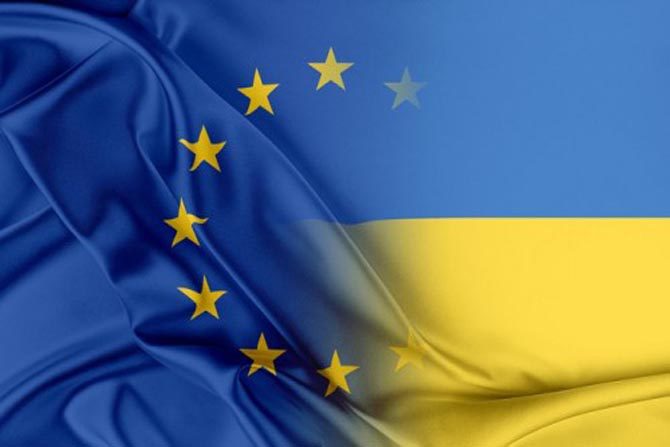 У сесійній залі Верховної Ради України встановили прапор Євросоюзу