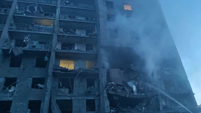 Вночі окупанти влучили в 9-поверхівку на Одещині: 17 людей загинули