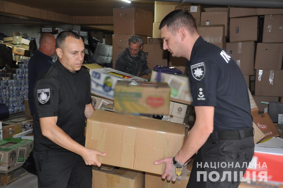 Буковинські поліцейські передали ЗСУ гуманітарної допомоги на понад 90 тисяч