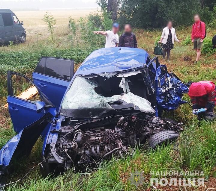 На Буковині зіткнулись дві автівки: 27-річний водій загинув