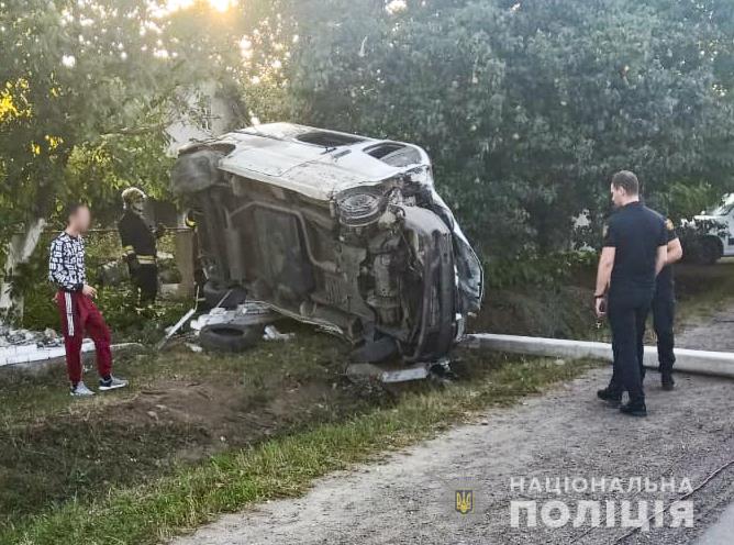 На Буковині п‘яний водій мікроавтобуса спричинив ДТП: інший водій загинув