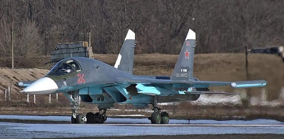 У звільненій Балаклії знайшли залишки російського літака Су-34