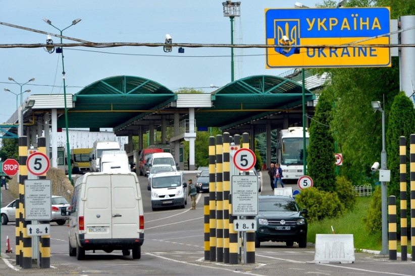 Україна вводить електронні черги для автомобілів на прикордонних переходах