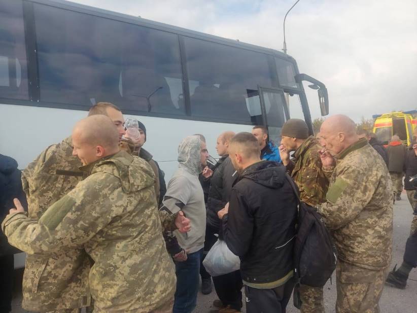 З російського полону звільнили ще 52 українців